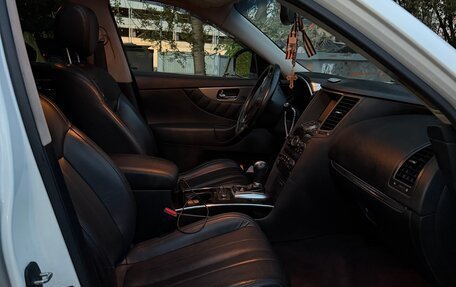 Infiniti FX II, 2011 год, 1 600 000 рублей, 11 фотография