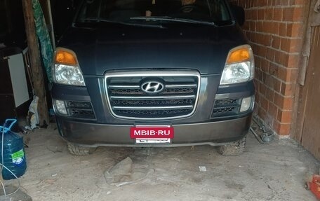 Hyundai H-1 II рестайлинг, 2006 год, 800 000 рублей, 9 фотография