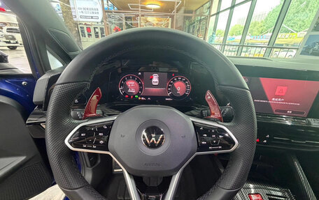 Volkswagen Golf VIII, 2023 год, 1 927 000 рублей, 9 фотография