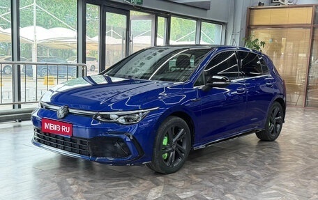 Volkswagen Golf VIII, 2023 год, 1 927 000 рублей, 1 фотография