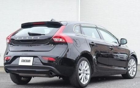 Volvo V40 II рестайлинг, 2015 год, 798 008 рублей, 4 фотография