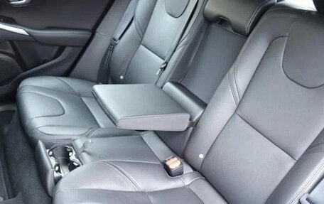 Volvo V40 II рестайлинг, 2015 год, 798 008 рублей, 18 фотография