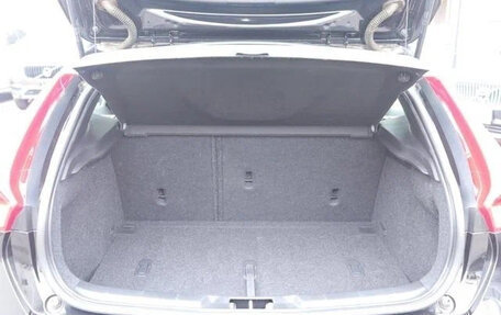 Volvo V40 II рестайлинг, 2015 год, 798 008 рублей, 21 фотография