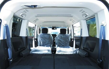 Mitsubishi Delica D:5 I, 2022 год, 2 174 000 рублей, 34 фотография