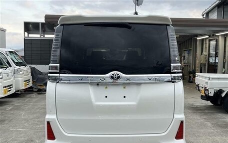 Toyota Voxy III, 2021 год, 1 715 000 рублей, 5 фотография