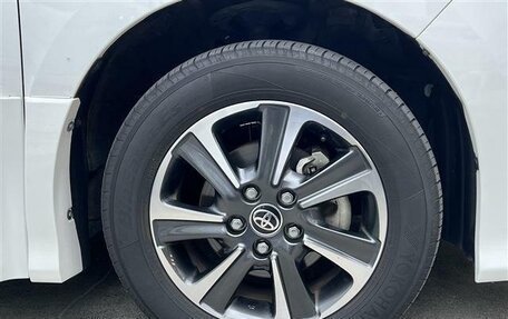 Toyota Voxy III, 2021 год, 1 715 000 рублей, 18 фотография