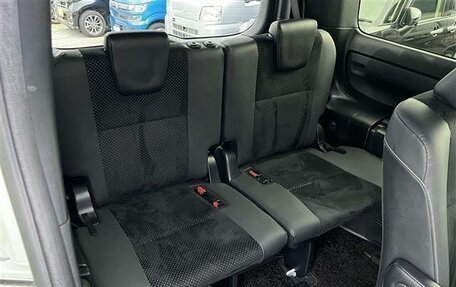 Toyota Voxy III, 2021 год, 1 715 000 рублей, 17 фотография