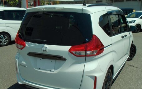 Honda Freed II, 2022 год, 1 154 000 рублей, 3 фотография