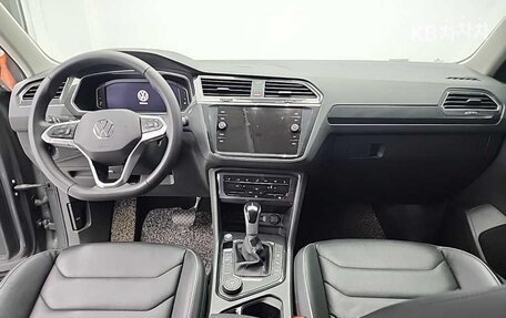 Volkswagen Tiguan II, 2023 год, 2 543 010 рублей, 7 фотография