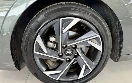 Hyundai Elantra, 2023 год, 1 580 100 рублей, 12 фотография