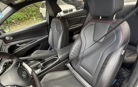 Hyundai Elantra, 2023 год, 1 210 000 рублей, 13 фотография