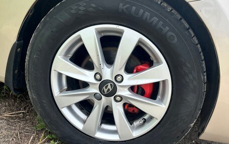 Hyundai Solaris II рестайлинг, 2013 год, 700 000 рублей, 3 фотография