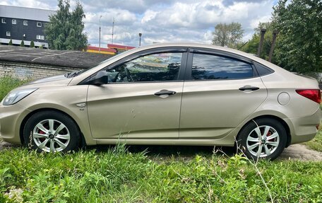 Hyundai Solaris II рестайлинг, 2013 год, 700 000 рублей, 13 фотография