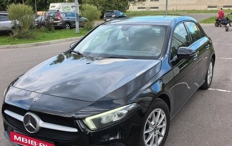 Mercedes-Benz A-Класс, 2019 год, 2 100 000 рублей, 3 фотография