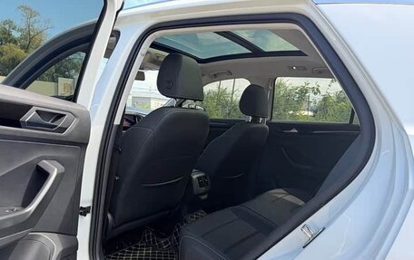 Volkswagen T-Roc I, 2022 год, 1 420 000 рублей, 10 фотография