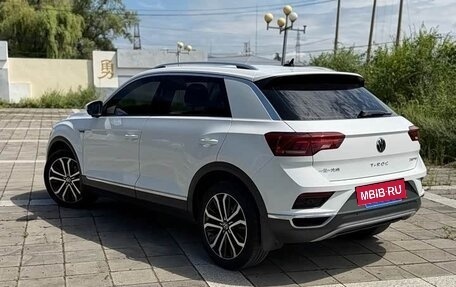 Volkswagen T-Roc I, 2022 год, 1 420 000 рублей, 6 фотография