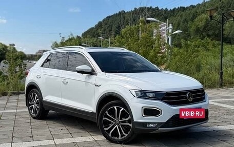 Volkswagen T-Roc I, 2022 год, 1 420 000 рублей, 3 фотография