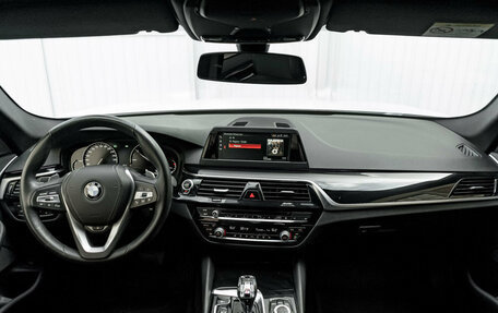 BMW 5 серия, 2018 год, 2 800 000 рублей, 12 фотография