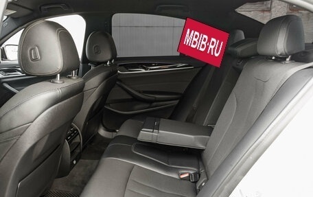 BMW 5 серия, 2018 год, 2 800 000 рублей, 26 фотография