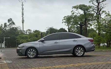 Chevrolet Monza, 2022 год, 1 050 000 рублей, 9 фотография