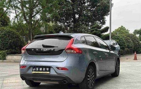 Volvo V40 II рестайлинг, 2018 год, 1 150 000 рублей, 4 фотография