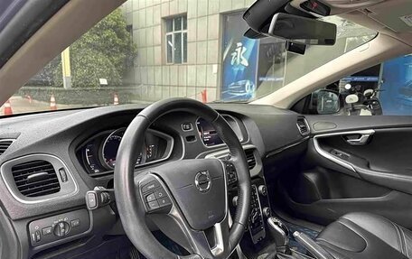 Volvo V40 II рестайлинг, 2018 год, 1 150 000 рублей, 8 фотография