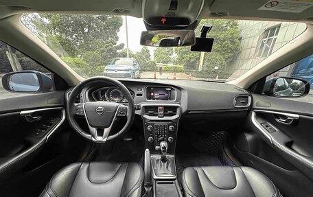 Volvo V40 II рестайлинг, 2018 год, 1 150 000 рублей, 9 фотография