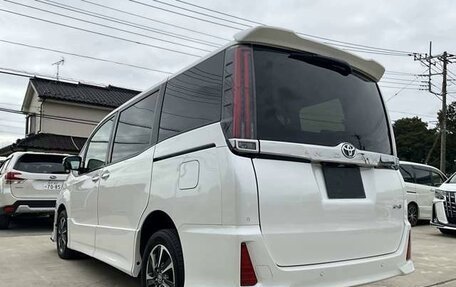 Toyota Noah III, 2021 год, 1 750 000 рублей, 4 фотография