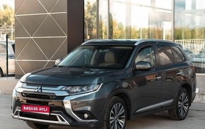 Mitsubishi Outlander III рестайлинг 3, 2019 год, 2 050 000 рублей, 1 фотография