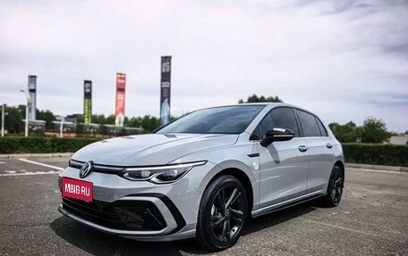 Volkswagen Golf VIII, 2022 год, 1 580 000 рублей, 1 фотография