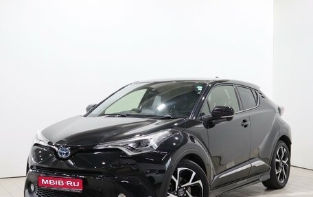 Toyota C-HR I рестайлинг, 2017 год, 1 715 000 рублей, 1 фотография