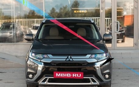 Mitsubishi Outlander III рестайлинг 3, 2019 год, 2 050 000 рублей, 2 фотография