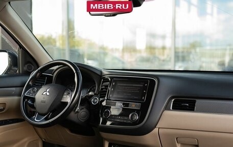 Mitsubishi Outlander III рестайлинг 3, 2019 год, 2 050 000 рублей, 10 фотография
