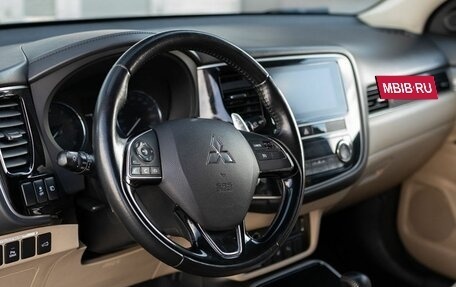 Mitsubishi Outlander III рестайлинг 3, 2019 год, 2 050 000 рублей, 11 фотография