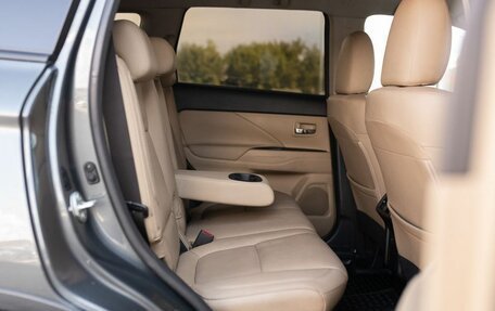 Mitsubishi Outlander III рестайлинг 3, 2019 год, 2 050 000 рублей, 18 фотография