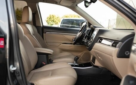 Mitsubishi Outlander III рестайлинг 3, 2019 год, 2 050 000 рублей, 19 фотография
