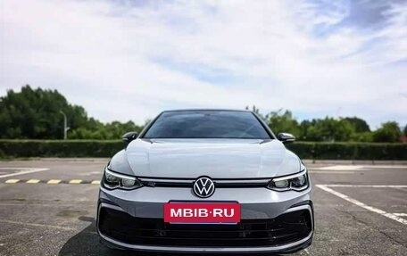 Volkswagen Golf VIII, 2022 год, 1 580 000 рублей, 2 фотография
