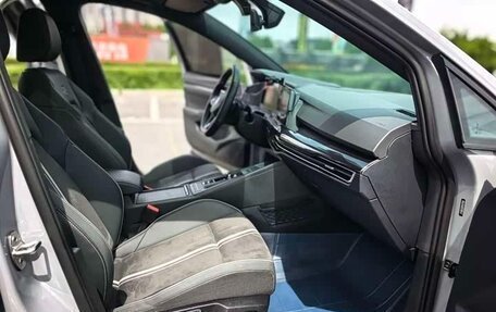 Volkswagen Golf VIII, 2022 год, 1 580 000 рублей, 12 фотография