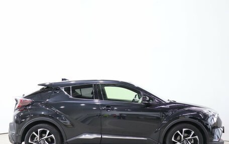 Toyota C-HR I рестайлинг, 2017 год, 1 715 000 рублей, 4 фотография