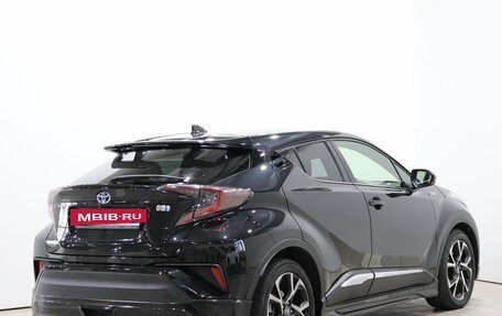 Toyota C-HR I рестайлинг, 2017 год, 1 715 000 рублей, 5 фотография