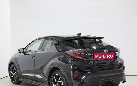 Toyota C-HR I рестайлинг, 2017 год, 1 715 000 рублей, 7 фотография
