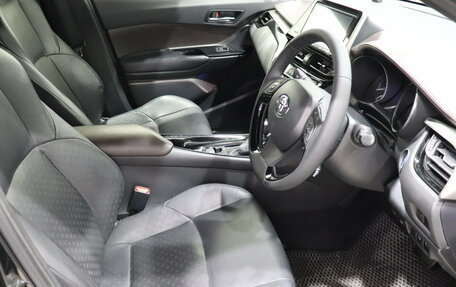 Toyota C-HR I рестайлинг, 2017 год, 1 715 000 рублей, 17 фотография