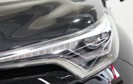 Toyota C-HR I рестайлинг, 2017 год, 1 715 000 рублей, 11 фотография