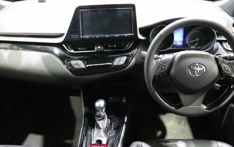 Toyota C-HR I рестайлинг, 2017 год, 1 715 000 рублей, 15 фотография