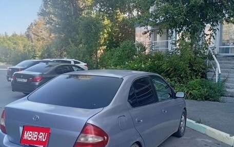 Toyota Prius IV XW50, 2001 год, 250 000 рублей, 2 фотография