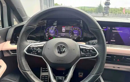 Volkswagen Golf VIII, 2022 год, 1 630 004 рублей, 12 фотография
