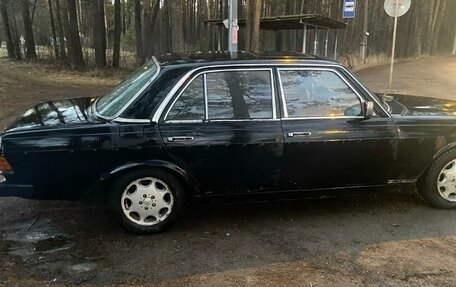 Mercedes-Benz W123, 1983 год, 140 000 рублей, 4 фотография