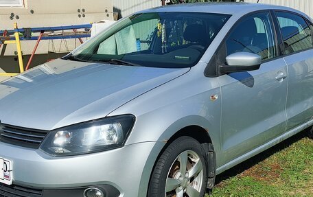 Volkswagen Polo VI (EU Market), 2014 год, 750 000 рублей, 2 фотография