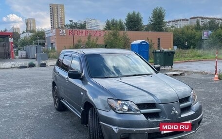 Mitsubishi Outlander III рестайлинг 3, 2003 год, 440 000 рублей, 3 фотография