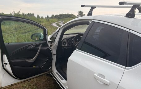 Opel Astra J, 2011 год, 700 000 рублей, 6 фотография